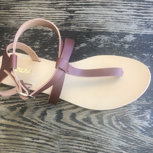 Sandal - Picture 1 of 4